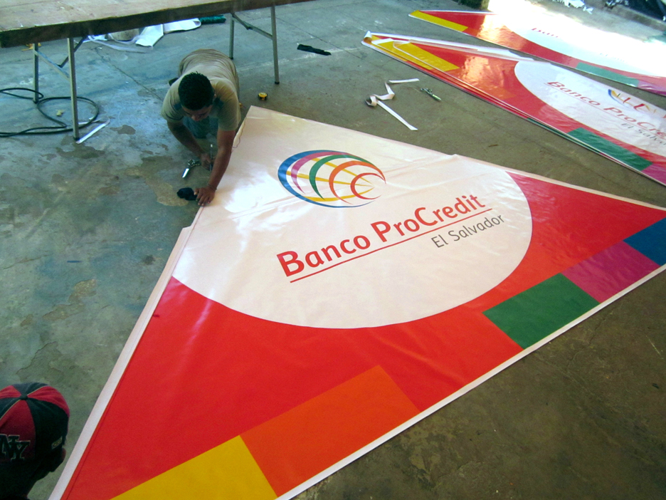 Nos dá el diseño... y nosotros lo imprimimos!